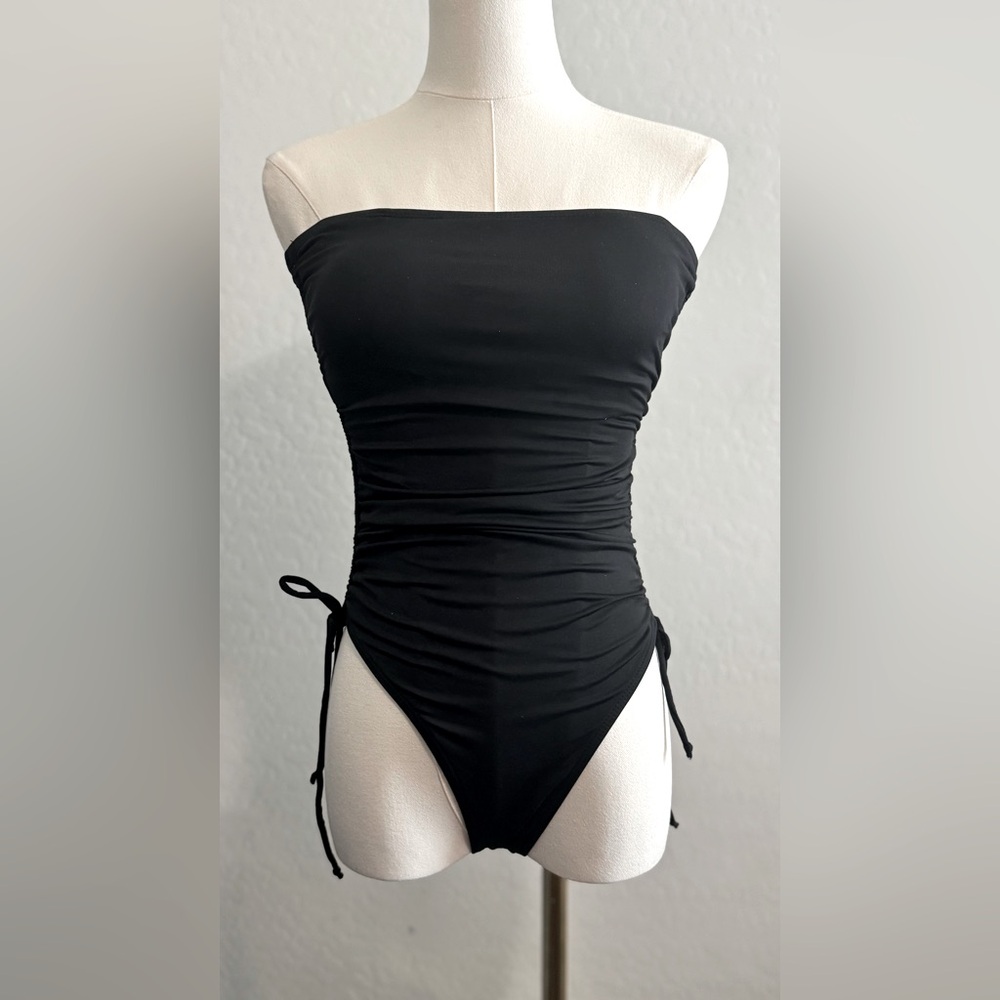 Women’s Bandeau Top Swimsuit